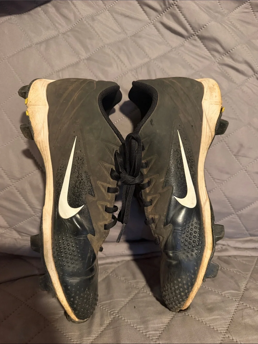 Nike Men’s Black and White Athletic Cleats